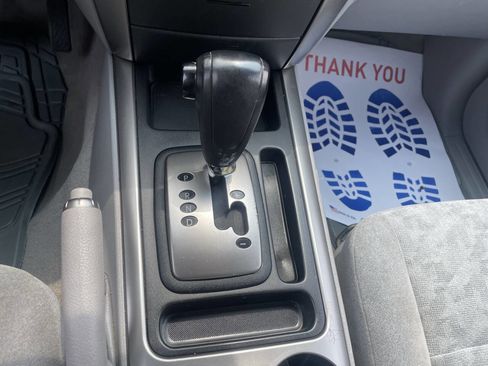 Used 2005 Kia Sorento LX image 12