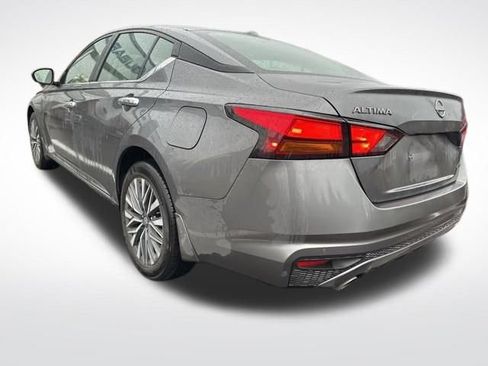 Used 2024 Nissan Altima 2.5 SV w/ SV Premium Package image 10
