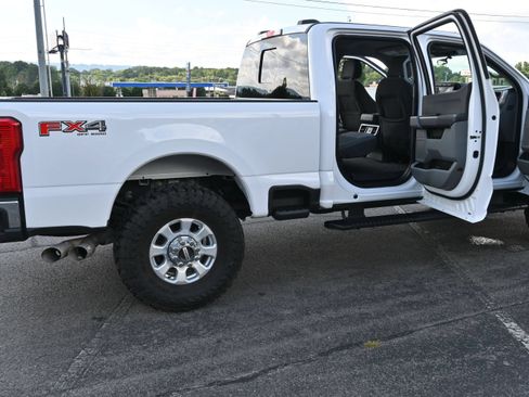 Used 2024 Ford F250 XLT AWD/4WD image 34