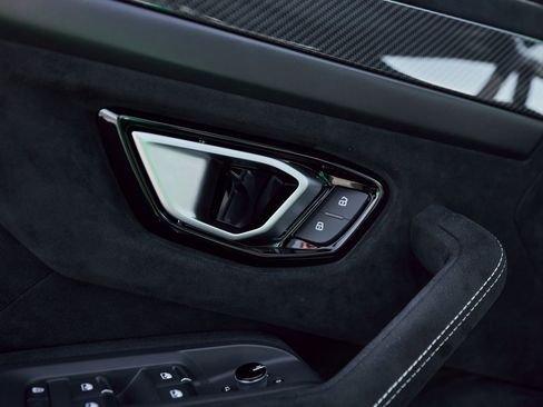 Used 2024 Lamborghini Urus Performante image 37