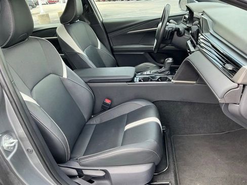 Used 2025 Toyota Camry SE FWD image 17