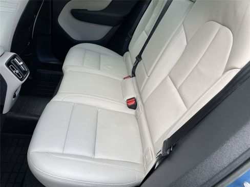 Used 2023 Volvo XC40 B5 Plus w/ Driver Assist Package AWD/4WD image 15