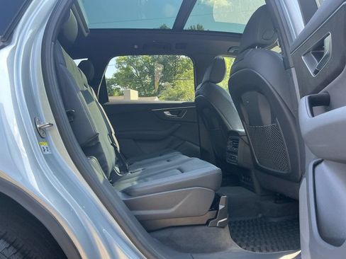 Used 2023 Audi Q7 2.0T Premium w/ Convenience Package AWD/4WD image 13