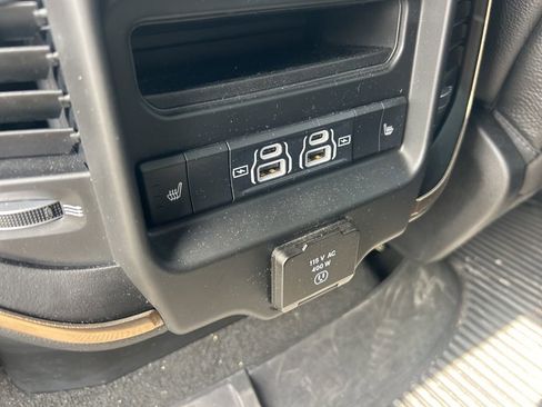 Used 2022 RAM 1500 Limited w/ Body Color Bumper Group image 8