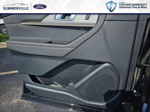 New 2026 Ford Explorer Active RWD image 33