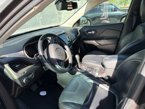 Used 2017 Jeep Cherokee High Altitude AWD/4WD image 9