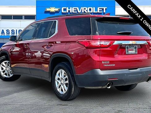 Used 2020 Chevrolet Traverse LT w/ Driver Confidence II Package FWD image 3