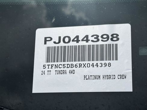 Used 2024 Toyota Tundra Platinum AWD/4WD image 15