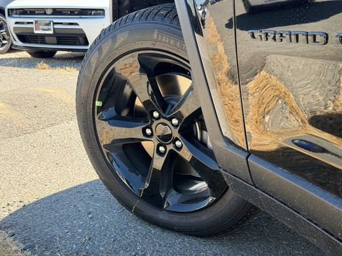 New 2026 Jeep Grand Cherokee L Limited w/ Limited Altitude Package AWD/4WD image 10