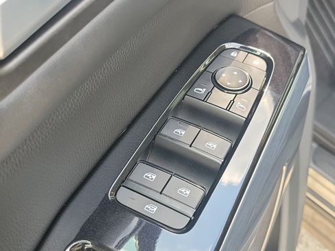 Used 2022 Nissan Pathfinder SL FWD image 16