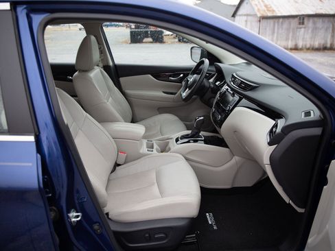 Used 2021 Nissan Rogue Sport SL w/ Premium Package image 24