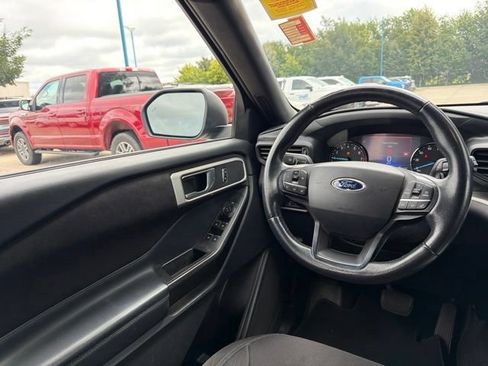 Used 2020 Ford Explorer XLT AWD/4WD image 19