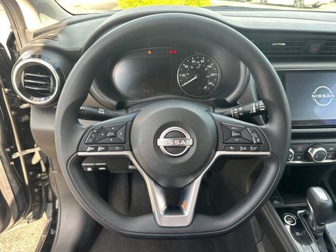 Used 2023 Nissan Kicks SV image 23