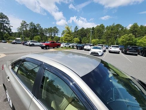 Used 2015 Toyota Camry LE FWD image 22