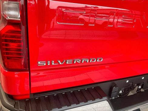 Used 2024 Chevrolet Silverado 1500 LT AWD/4WD image 28