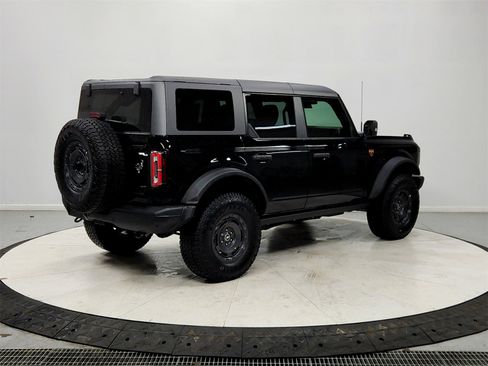 Used 2025 Ford Bronco Badlands image 7