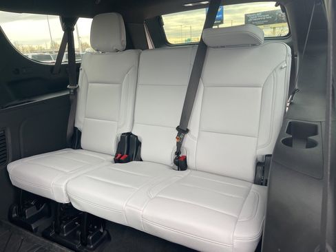 New 2025 Chevrolet Suburban Premier image 17