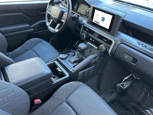 Used 2024 Toyota Tacoma SR5 AWD/4WD image 12