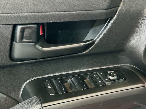 Used 2024 Toyota Tacoma SR image 15