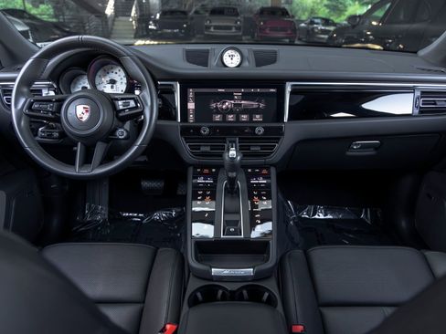 Certified 2023 Porsche Macan Turbo AWD/4WD image 42