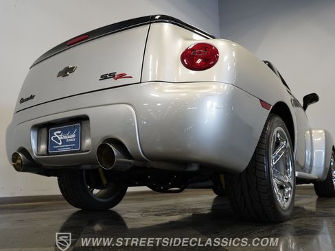 Used 2006 Chevrolet SSR w/ Preferred Equipment Group RWD image 30