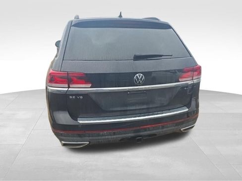 Used 2023 Volkswagen Atlas SE w/ Panoramic Sunroof Package image 3