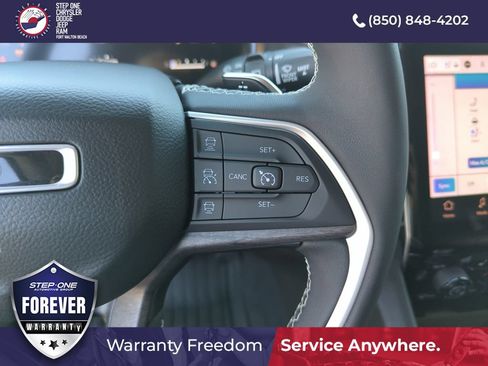 Used 2023 Jeep Grand Cherokee L Limited w/ Luxury Tech Group II RWD image 22