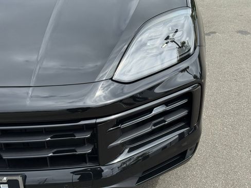 Used 2026 Porsche Cayenne E-Hybrid AWD/4WD image 11