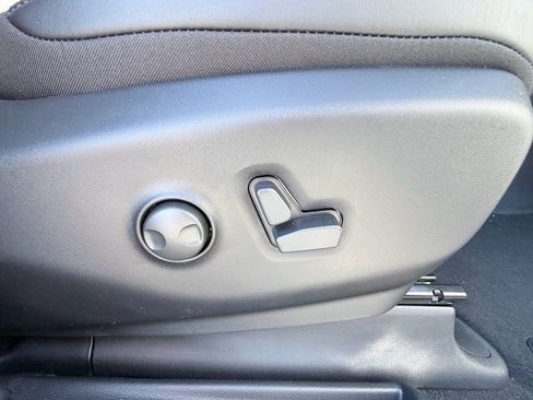 New 2026 Chrysler Pacifica Limited image 17