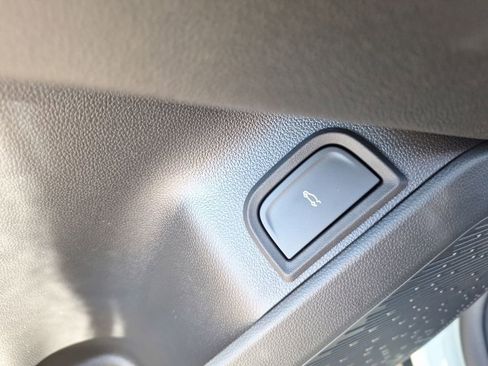 New 2026 Chevrolet Equinox ACTIV w/ Convenience Package III FWD image 15
