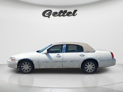 Used 2004 Lincoln Town Car Ultimate image 15