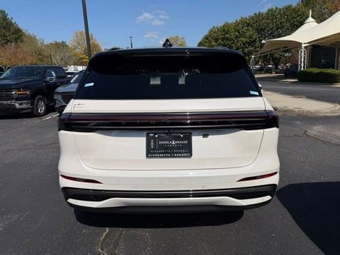 New 2026 Lincoln Nautilus Reserve w/ Jet Appearance Package image 8