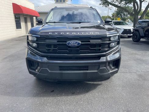Used 2025 Ford Expedition Active AWD/4WD image 10