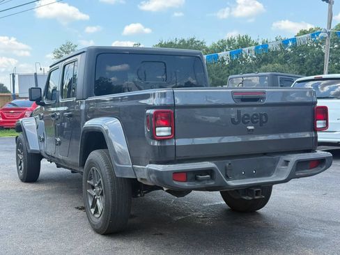 Used 2024 Jeep Gladiator Sport AWD/4WD image 7
