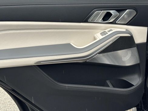 Used 2025 BMW ALPINA XB7 AWD/4WD image 12