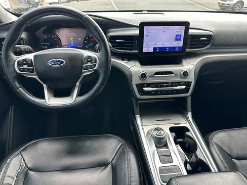Used 2020 Ford Explorer XLT w/ Equipment Group 202A RWD image 4