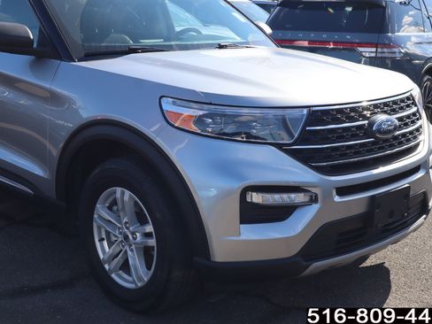Used 2022 Ford Explorer XLT w/ Equipment Group 202A image 2
