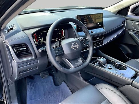 Certified 2025 Nissan Rogue Platinum FWD image 16