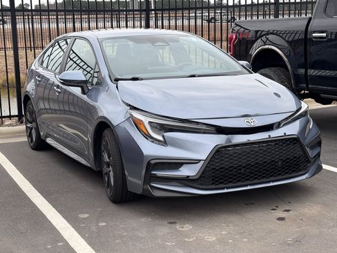 Used 2023 Toyota Corolla SE image 1