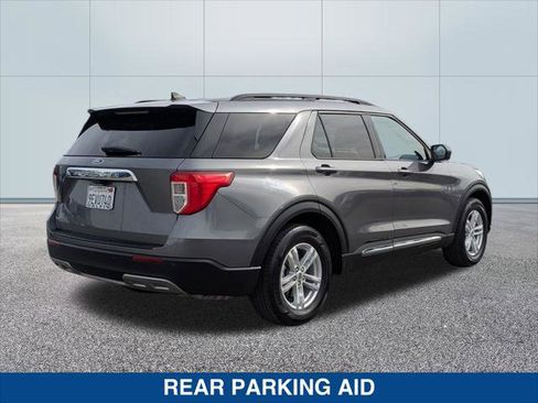Certified 2022 Ford Explorer XLT w/ Equipment Group 202A image 5
