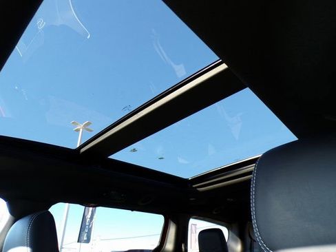 New 2026 Chrysler Pacifica Limited w/ S Appearance Package image 32