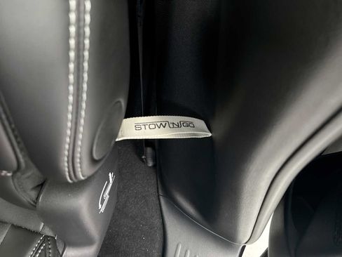 New 2026 Chrysler Pacifica Select FWD image 32
