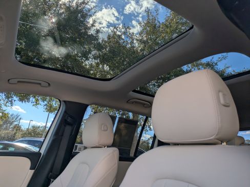 Used 2025 Mercedes-Benz GLB 250 image 21