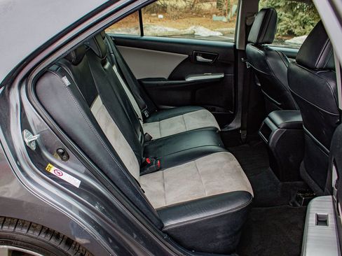 Used 2012 Toyota Camry SE w/ Leather Pkg image 17