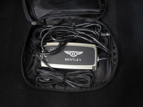 Used 2023 Bentley Flying Spur Azure image 73