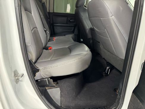 Used 2017 RAM 1500 Express RWD image 10