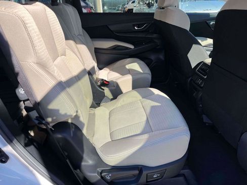 Used 2023 Subaru Ascent Premium w/ Convenience Package image 10