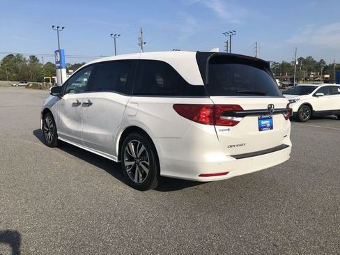 Used 2023 Honda Odyssey Touring image 4