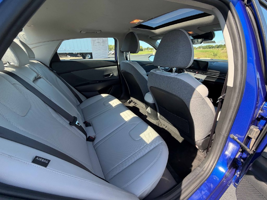 Used 2024 Hyundai Elantra Limited FWD image 26
