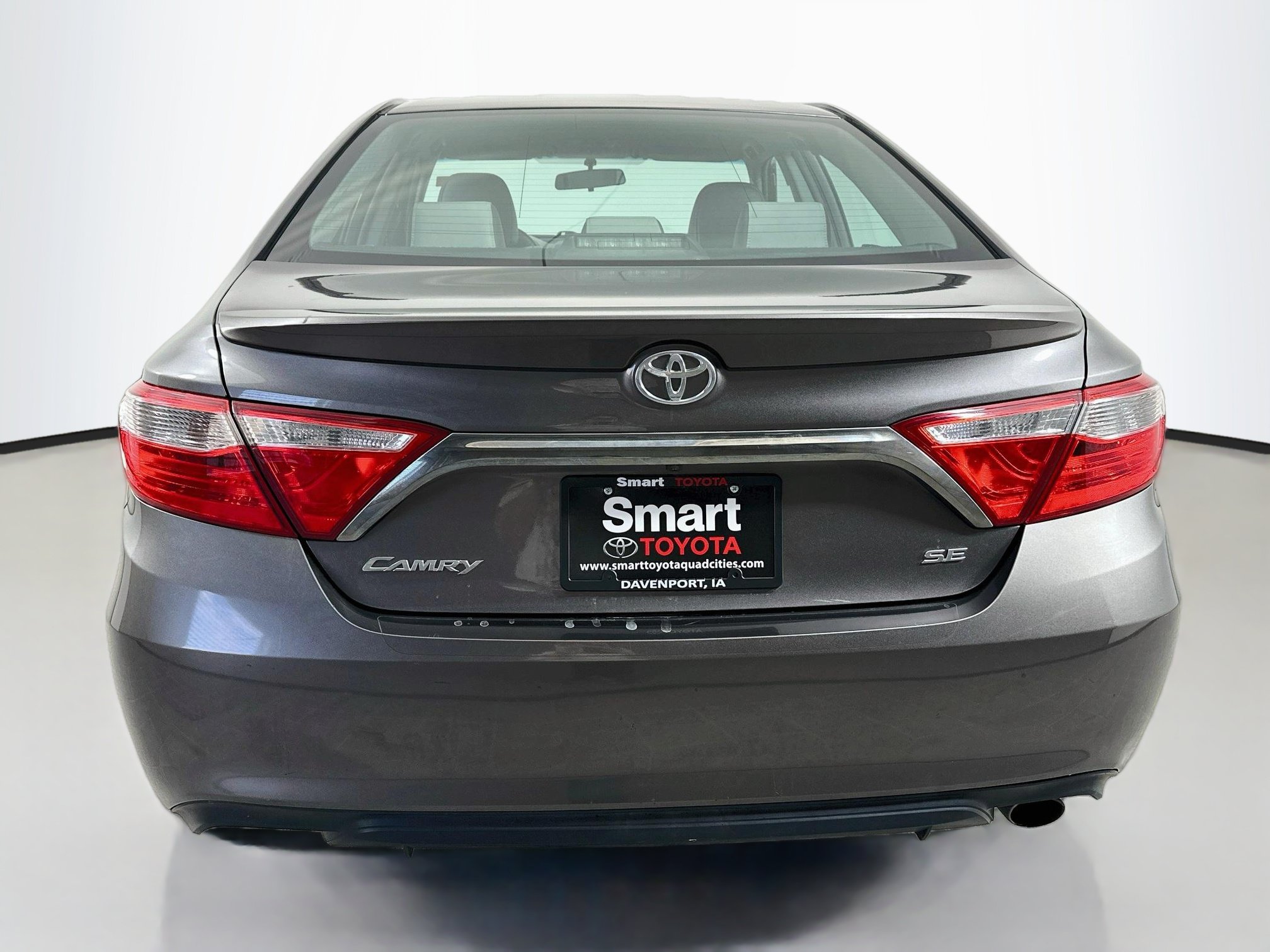 Used 2016 Toyota Camry SE FWD image 6